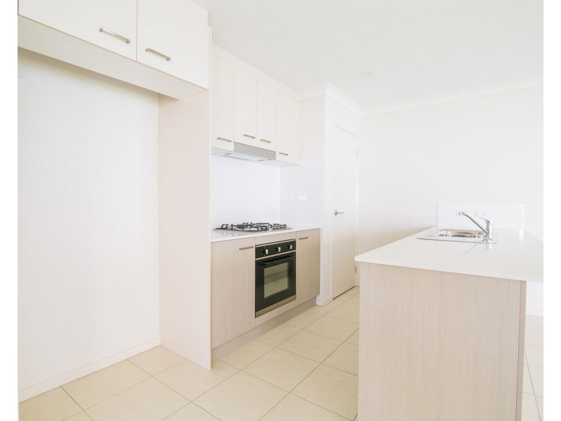7 April Crescent, Bridgeman Downs QLD 4035