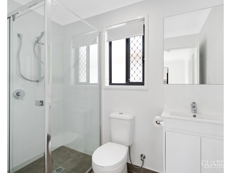 4a Links Avenue, Meadowbrook QLD 4131