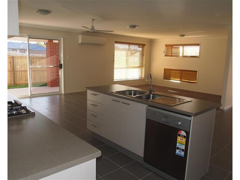 39 Milly Circuit, Ormeau QLD 4208