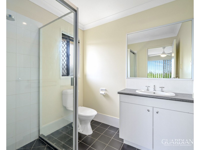 10 Overton Street, Calamvale QLD 4116