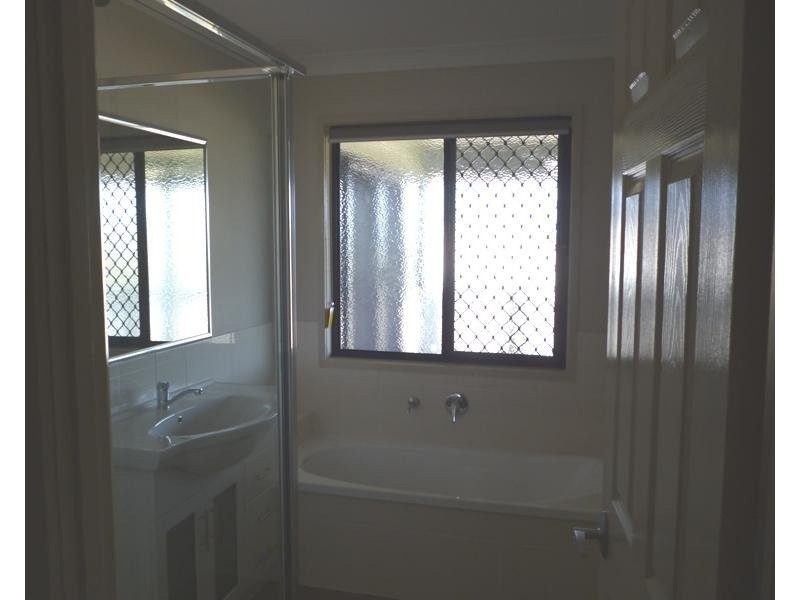 5 Oliver Drive, Redbank Plains QLD 4301