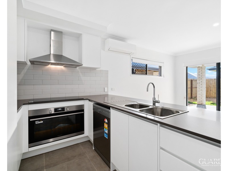 8 Doomben Way, Logan Reserve QLD 4133