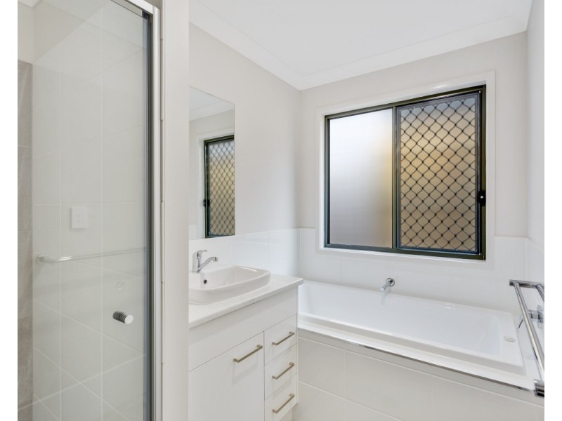 2/14 Broadwater Road, Morayfield QLD 4506