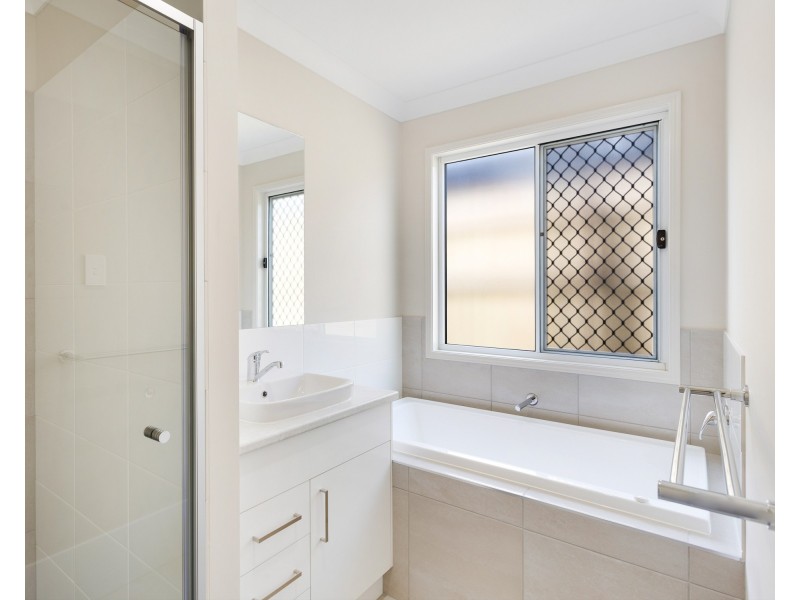 1/18 Broadwater Road, Morayfield QLD 4506