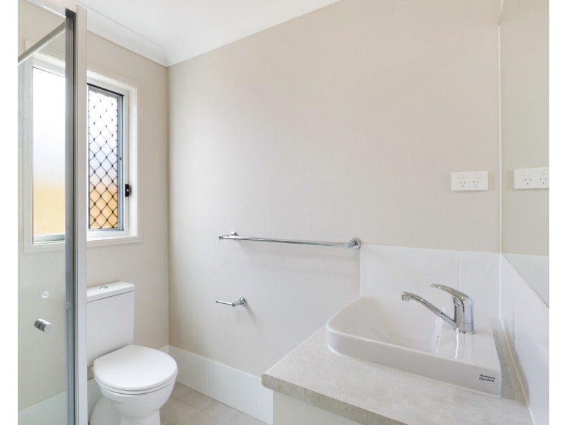 1/18 Broadwater Road, Morayfield QLD 4506