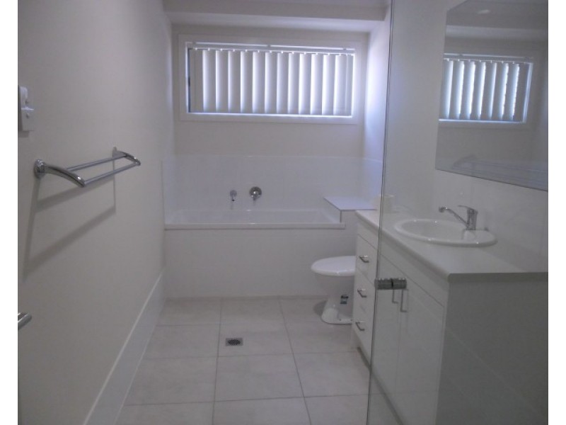 2a/9-11 Francis Road, Shailer Park QLD 4128