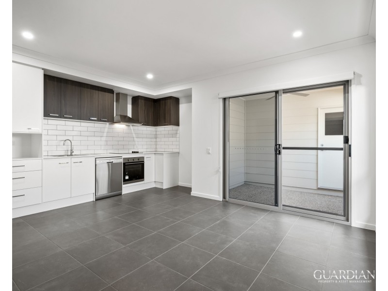 2/23 Heath Terrace, Park Ridge QLD 4125