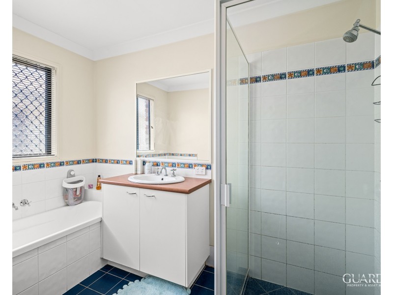 15 Araluen Place, Carindale QLD 4152