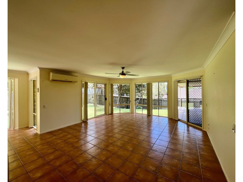 27 Hatia Grove, Ferny Grove QLD 4055