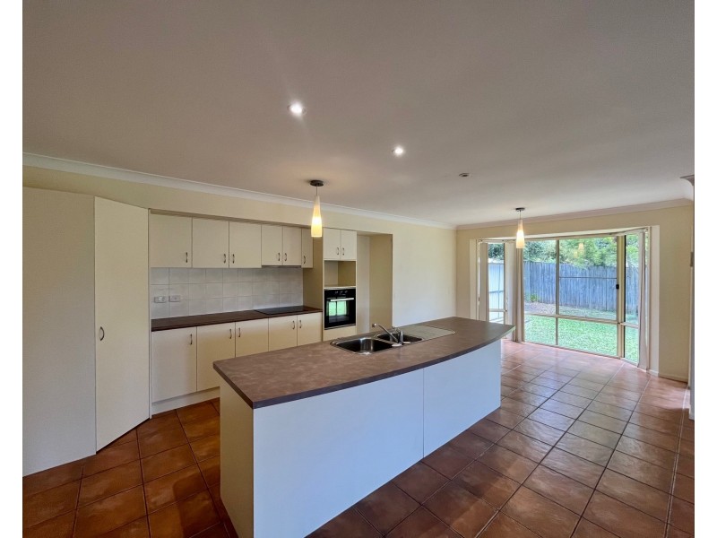 27 Hatia Grove, Ferny Grove QLD 4055