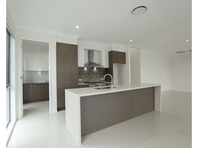 16 Palladium Boulevard, Hope Island QLD 4212