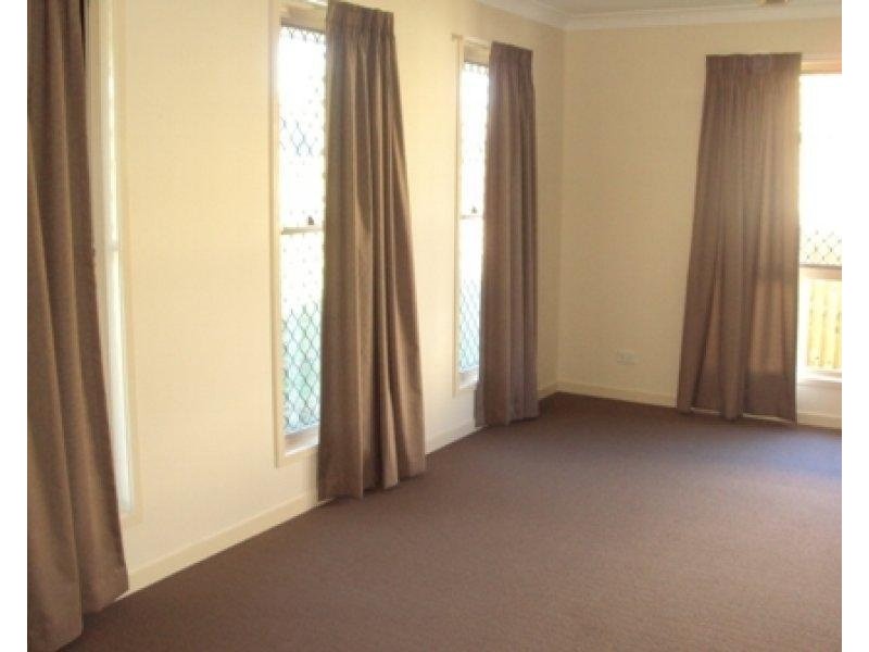 5 Harold Reinhardt Drive, Redbank Plains QLD 4301