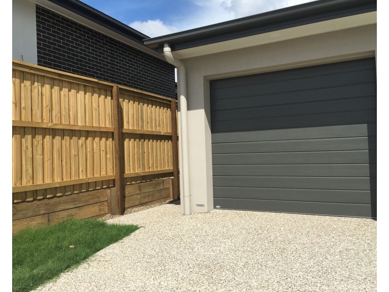 2/36 Oxenham Circuit, Augustine Heights QLD 4300
