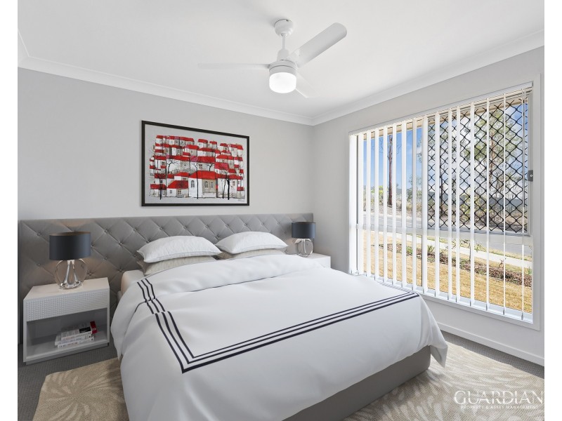 1/15 Pemswood Close, Deebing Heights QLD 4306