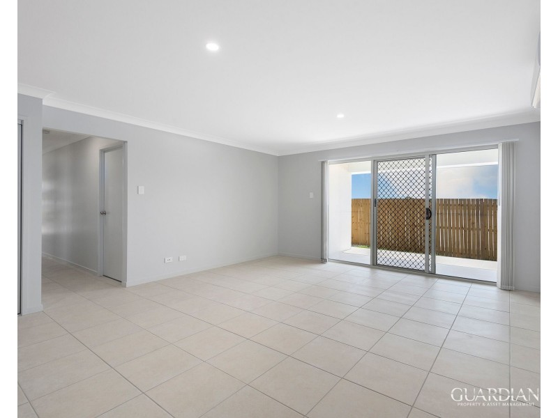 1/15 Pemswood Close, Deebing Heights QLD 4306