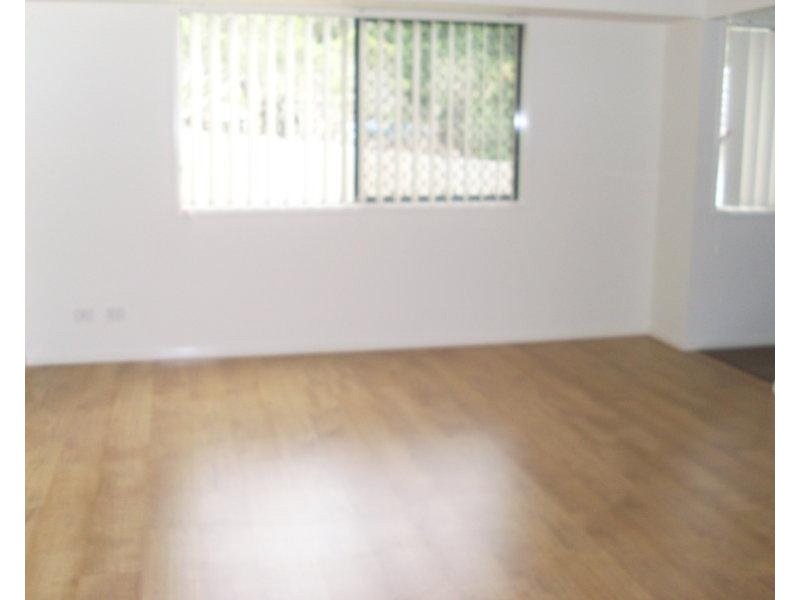 8 Heuer Street, Goodna QLD 4300