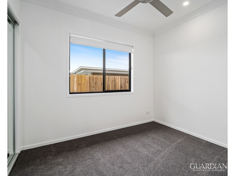 12A Creek Place, Park Ridge QLD 4125