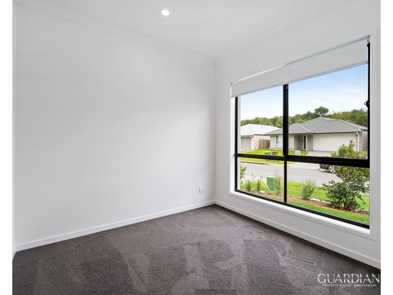 12A Creek Place, Park Ridge QLD 4125