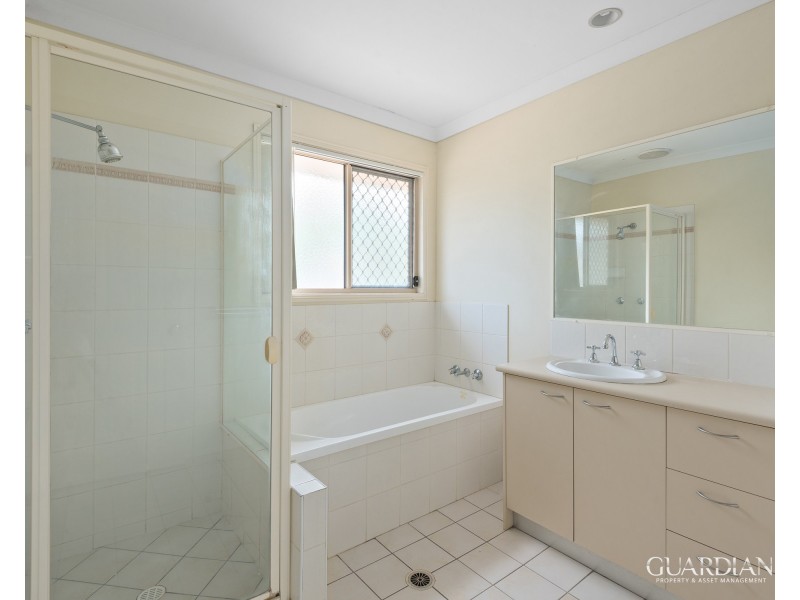 18 Mitchell Place, Parkinson QLD 4115