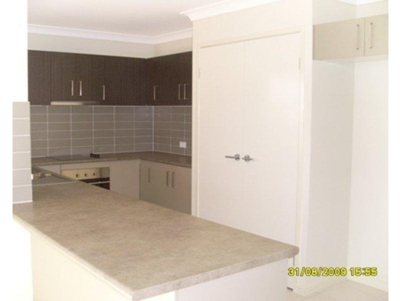 15 Siffleet Street, Bellbird Park QLD 4300