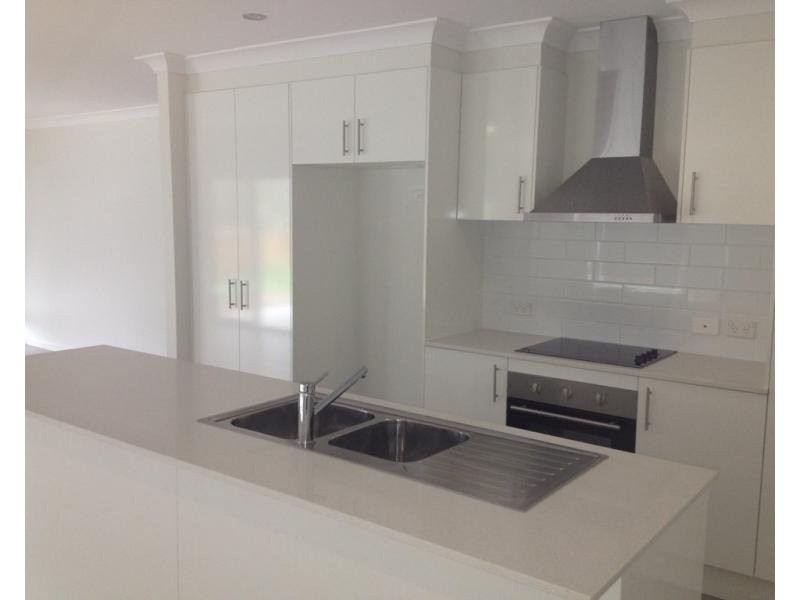 40 Gordon Drive, Bellbird Park QLD 4300