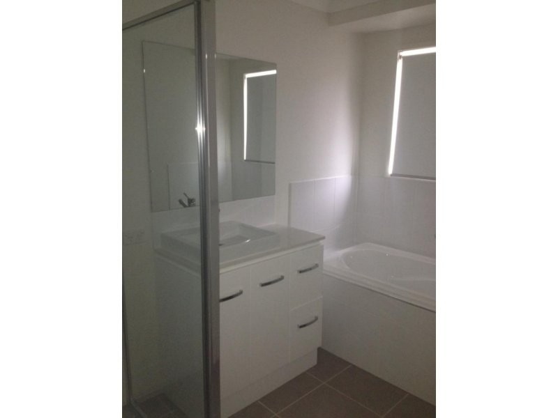 40 Gordon Drive, Bellbird Park QLD 4300