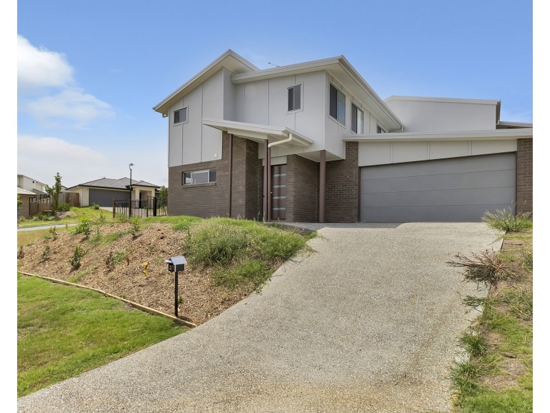 1/2 Nightshade Crescent, Pimpama QLD 4209