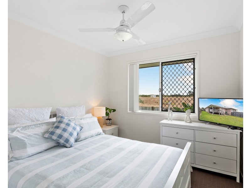 1&2/22 Adam Street, Beachmere QLD 4510