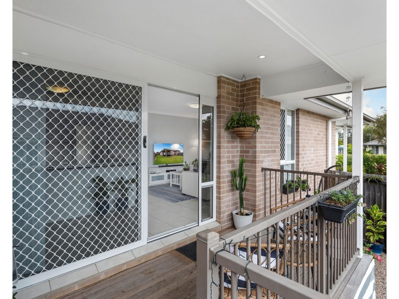 1&2/22 Adam Street, Beachmere QLD 4510