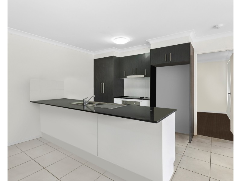 1&2/22 Adam Street, Beachmere QLD 4510