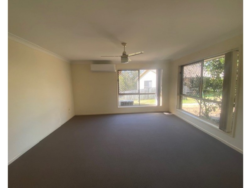 12 Vernon Place, Edens Landing QLD 4207