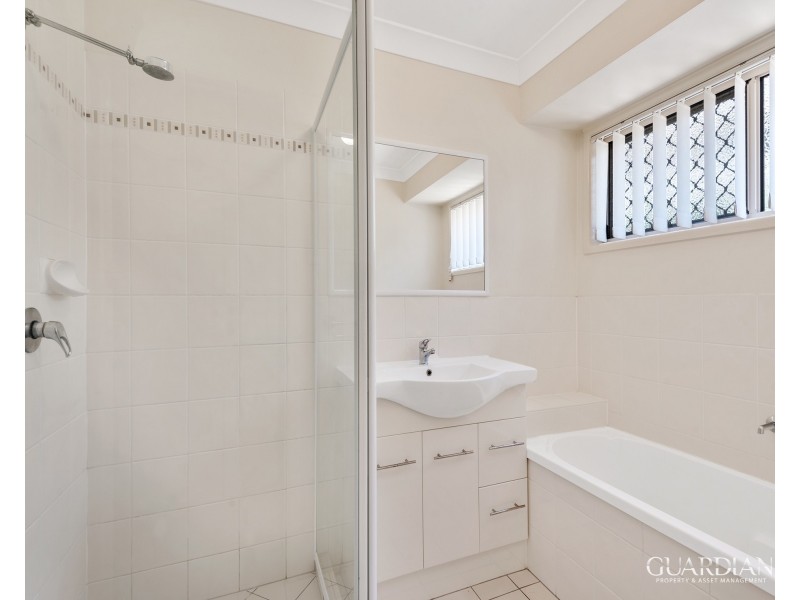 12 Vernon Place, Edens Landing QLD 4207