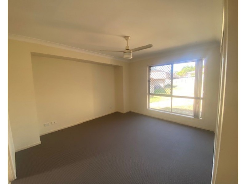 12 Vernon Place, Edens Landing QLD 4207