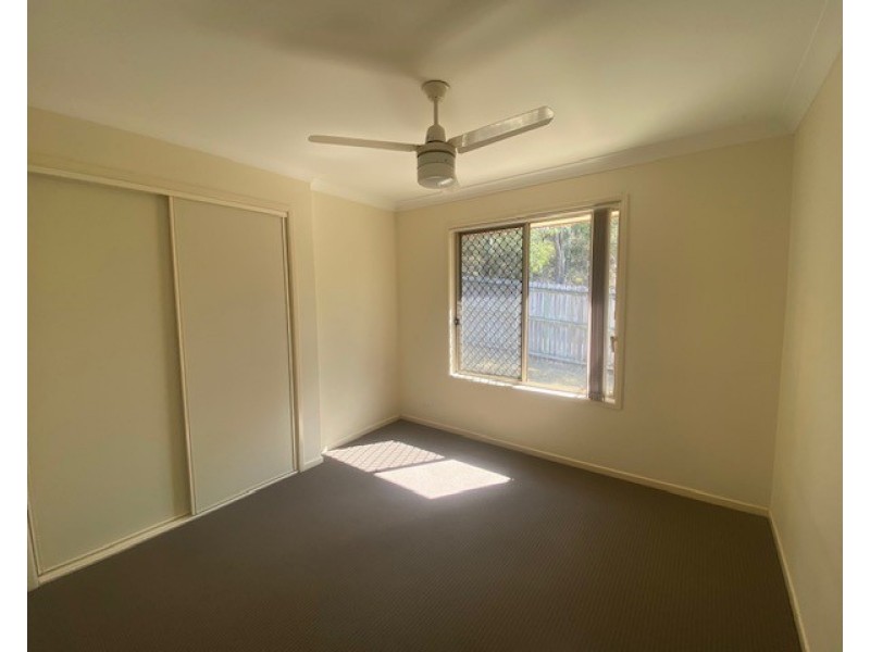 12 Vernon Place, Edens Landing QLD 4207