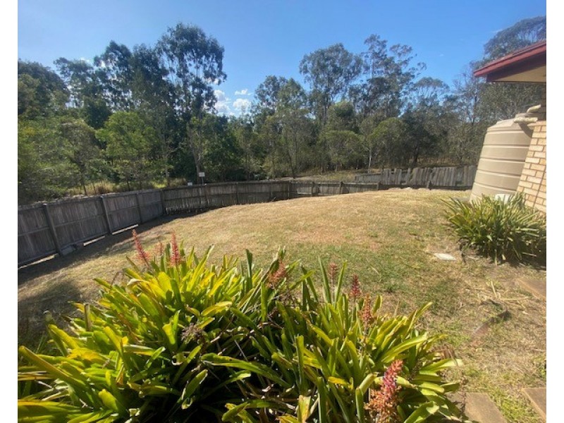 12 Vernon Place, Edens Landing QLD 4207