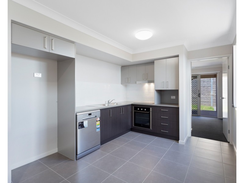 2/33 Weyba Street, Morayfield QLD 4506