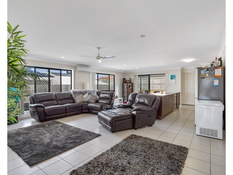 44 Ballyalla Crescent, Warner QLD 4500