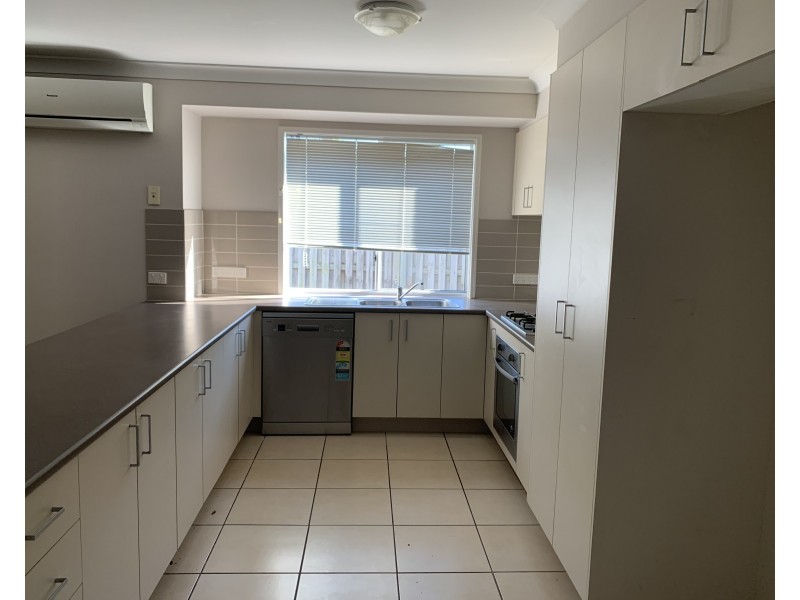 9 Barradeen Circuit, Pacific Pines QLD 4211