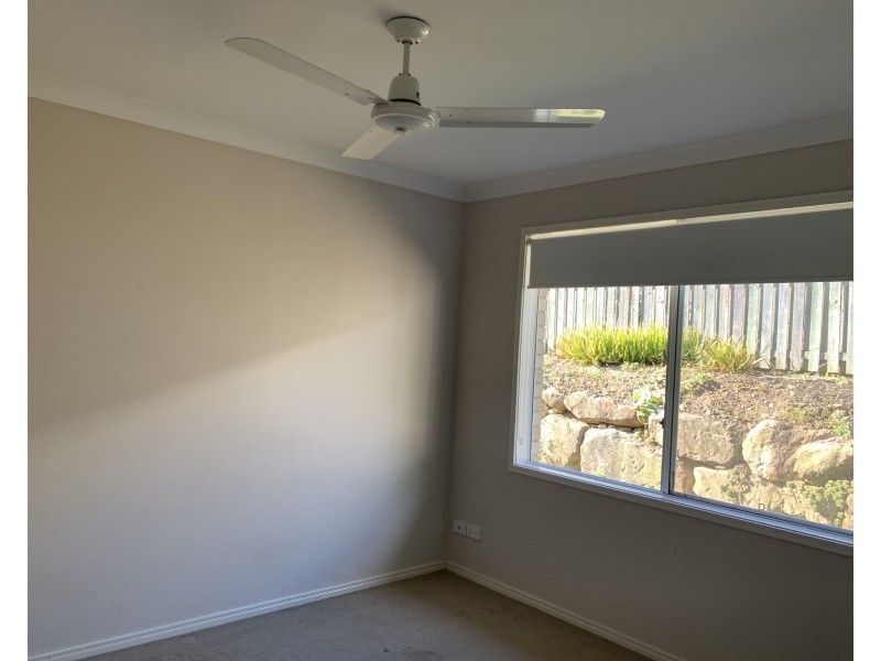 9 Barradeen Circuit, Pacific Pines QLD 4211