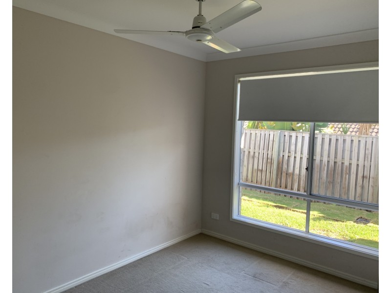 9 Barradeen Circuit, Pacific Pines QLD 4211