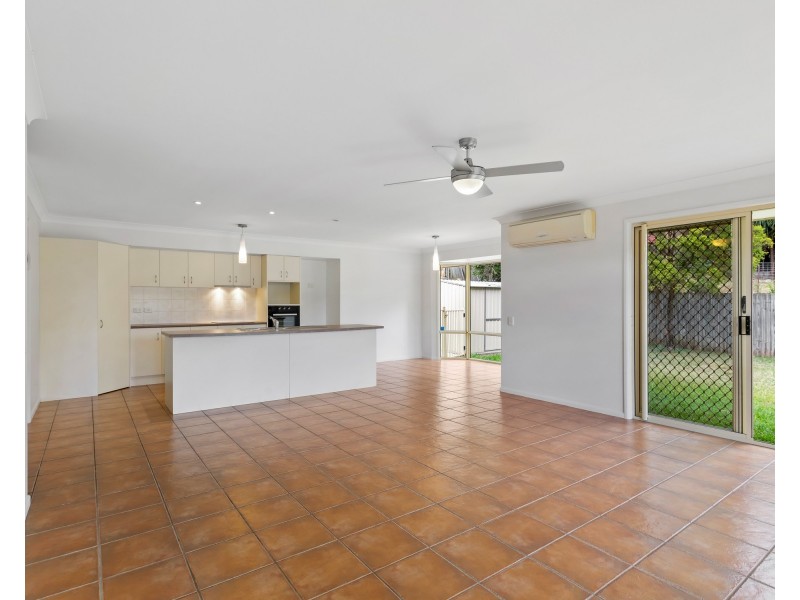 27 Hatia Grove, Ferny Grove QLD 4055