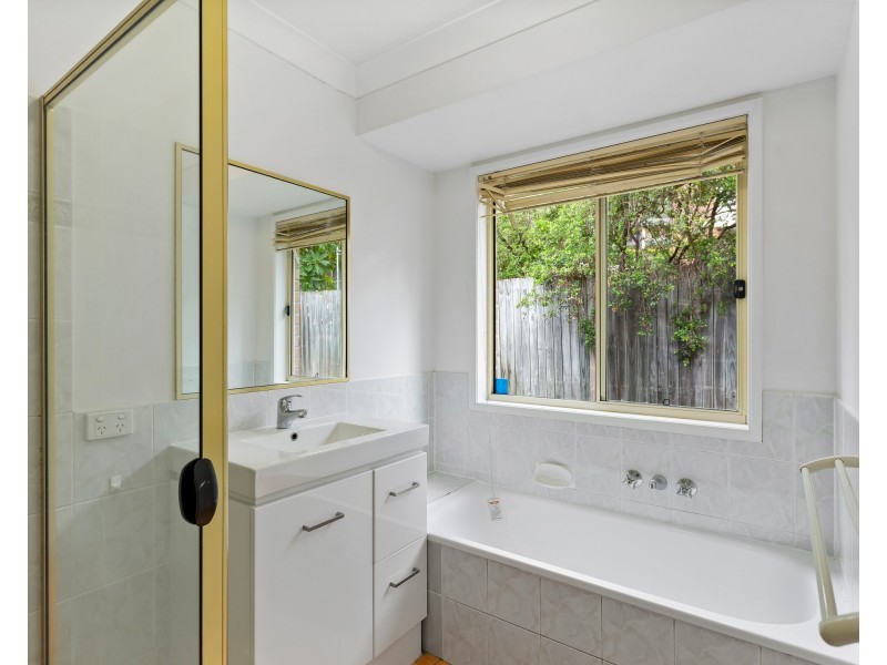 27 Hatia Grove, Ferny Grove QLD 4055