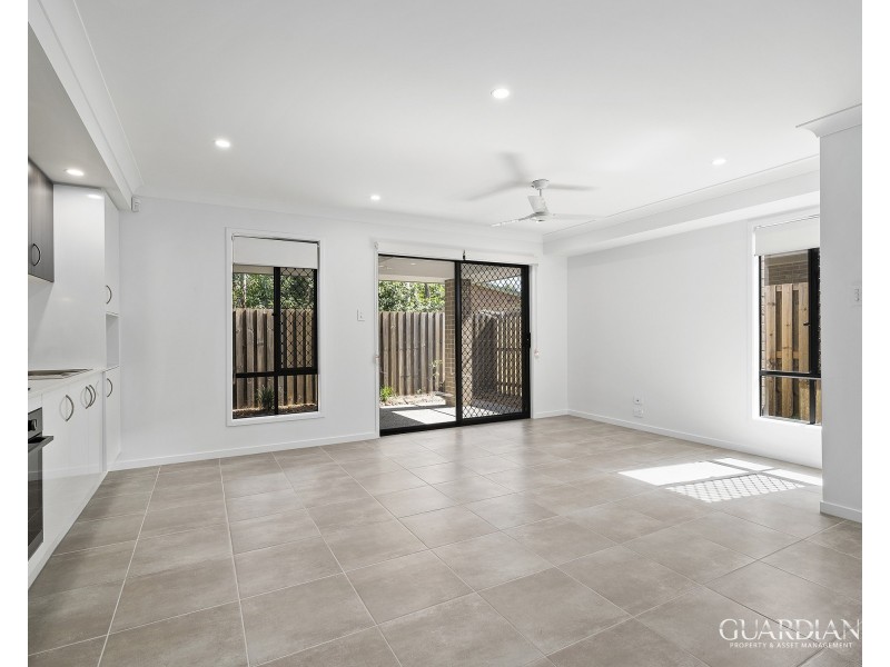 39B Creek Place, Park Ridge QLD 4125