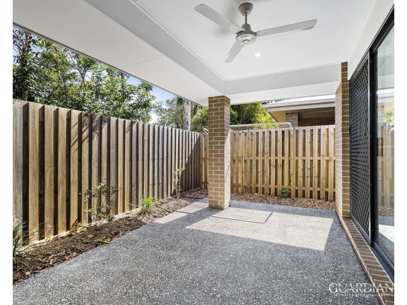 39B Creek Place, Park Ridge QLD 4125