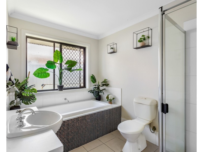 18 Water Gum Crescent, Ningi QLD 4511