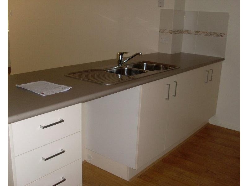 8 Heuer Close, Goodna QLD 4300