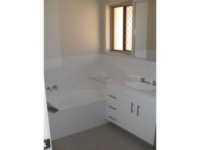 34 Menara Circuit, North Lakes QLD 4509