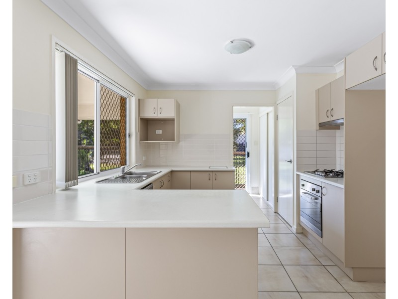 2 Coffey Court, Beachmere QLD 4510