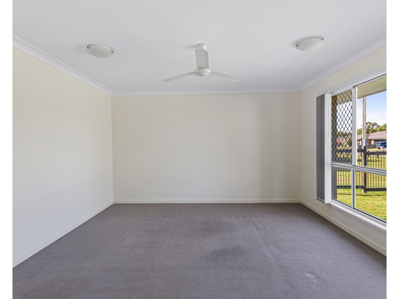 2 Coffey Court, Beachmere QLD 4510