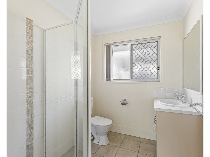 2 Coffey Court, Beachmere QLD 4510